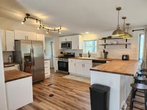 Government Lake Cottage Hot Tub 3 Bedrooms - Image 4