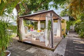 FIFA HQ: 8mi to Stadium | Sleeps 10 | Pool & Games - Image 3