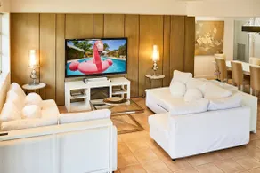 FIFA HQ: 8mi to Stadium | Sleeps 10 | Pool & Games - Image 5