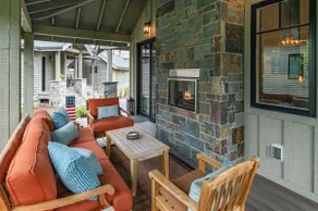 Pet Friendly Luxury Home w/ Private Hot Tub - Image 2