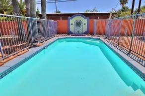 Hacienda Arevalo close to U of A - Image 4