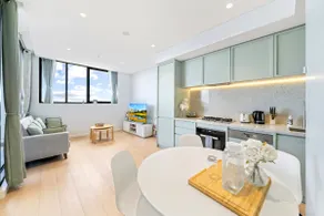 High level urban retreat in Macquarie Park - Image 4