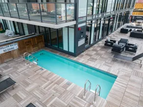 Exec City Retreat - Office, Pool, Gym, Parking - Image 4