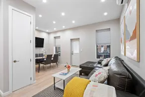 3-Bedroom Urban Haven Close to Subway - Image 3