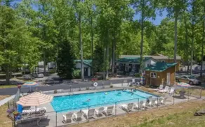 4BR Family Lodge in Gatlinburg with Hot Tub - Image 2