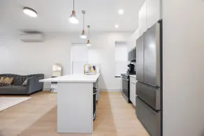 Subway Splendor: New Duplex Oasis - Image 2