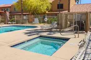 2BR Condo with patio, Heated Pool, Spa & Gym Acces - Image 4