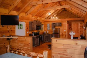 The Oasis Cozy Cabin w/ Hot Tub Near Hocking Hills - Image 4