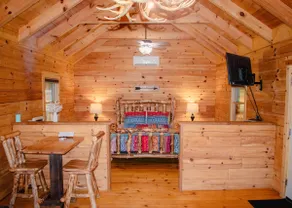 The Oasis Cozy Cabin w/ Hot Tub Near Hocking Hills - Image 5