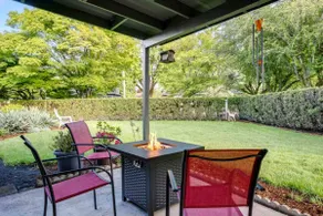 Incredible Singe Level Layout w/ Immaculate Fenced - Image 2