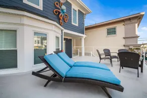 The Octopus House: Coastal Chic 2BR - Sleeps 6 - Image 2
