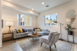 Stylish DTLA Home With Views - Image 2