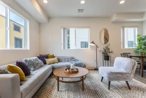 Stylish DTLA Home With Views - Image 5