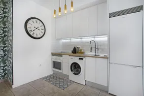 Apartment 104 - Image 5