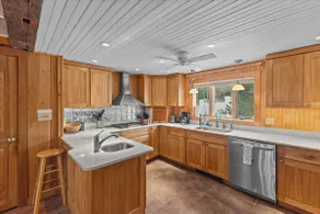 The Ski Barn-Restored Historic Home Near Stowe/Jay - Image 2