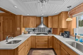 The Ski Barn-Restored Historic Home Near Stowe/Jay - Image 5