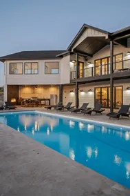 Luxury/Seasonal pool/Hot Tub/Fire Pit/Outdoor fun - Image 3