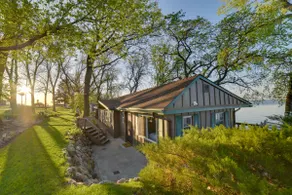 Dreamy Lake Poinsett Cabin w/ Deck, Dock & Views! - Image 2