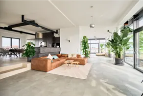 Luxury penthouse with rooftop terrace & sauna - Image 2