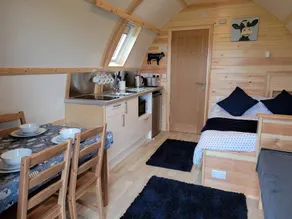 Rural Cosy Cabin with Wood-Fired Hot Tub - Image 2