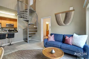 Prime Location Modern Comfort plus Sleeps Up to 16 - Image 3