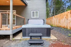 Mt. Rainier Cabin w/ Hot Tub & Fire Pit - Image 3