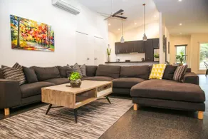 Decked Out At Bright - Modern and pet friendly - Image 3