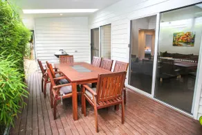 Decked Out At Bright - Modern and pet friendly - Image 5