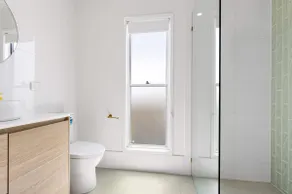 3-Bed Coastal Escape with Horses & Beach Walk - Image 4
