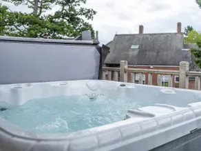 Luxury Lodge With Hot Tub & Outdoor Dining - Image 3