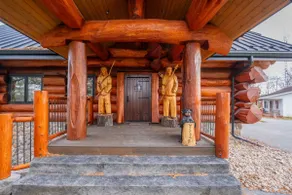 Luxury 5BR Waterfront Log Home + Sauna & Hot Tub - Image 2