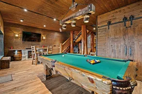 Luxury 5BR Waterfront Log Home + Sauna & Hot Tub - Image 3