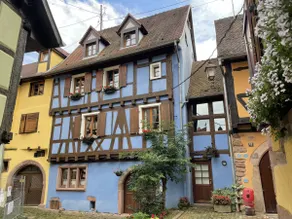 Elegant flat in historic medieval house - Image 3