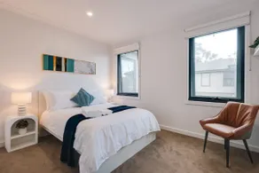 StayAU Stylish Spacious 4BR Home Ringwood - Image 2