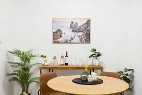 Sleek Northbridge Getaway - Image 3