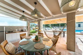 Quiet villa, El Retiro - Image 2