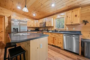 Abazi Lodge - Log Cabin on Snowmobile trails - Image 3