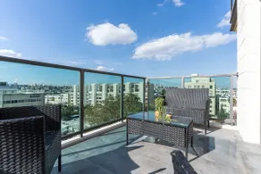 Luxury 3 Bedrooms apartment in Baka - Image 3