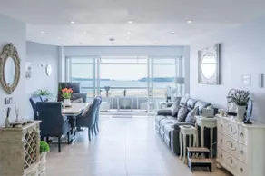 Waters Edge - 2 Bedroom Apartment - Tenby - Image 2