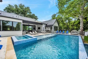 Palm Paradise on Lake LBJ with Concierge Services - Image 3