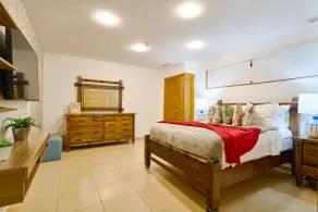 Marbella 2bedroom Beachfront Apartment - Image 2