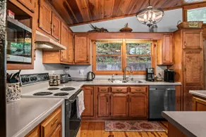 Dogwood Cabin - Image 4