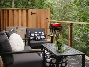 Cozy Cabin: Hot Tub, Grill, Starlink Wifi, Dogs OK - Image 2