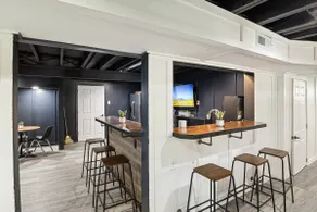 HOT TUB + 5000+square feet HUGE Lakeview Home! - Image 5