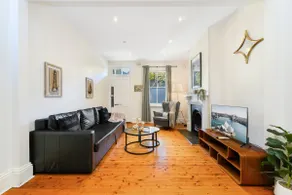 Ivy Haven with City View Loft - Image 2