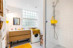 GuestReady Spacious retreat near Buttes Chaumont - Image 5