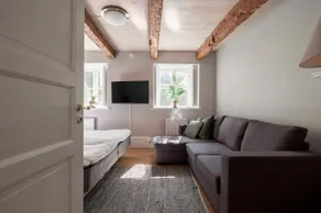 Apartment with charming garden view - Image 3