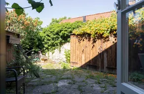 Apartment with charming garden view - Image 5