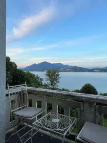 Camelia modern apartment with lake view - Image 2