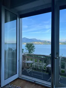 Camelia modern apartment with lake view - Image 3